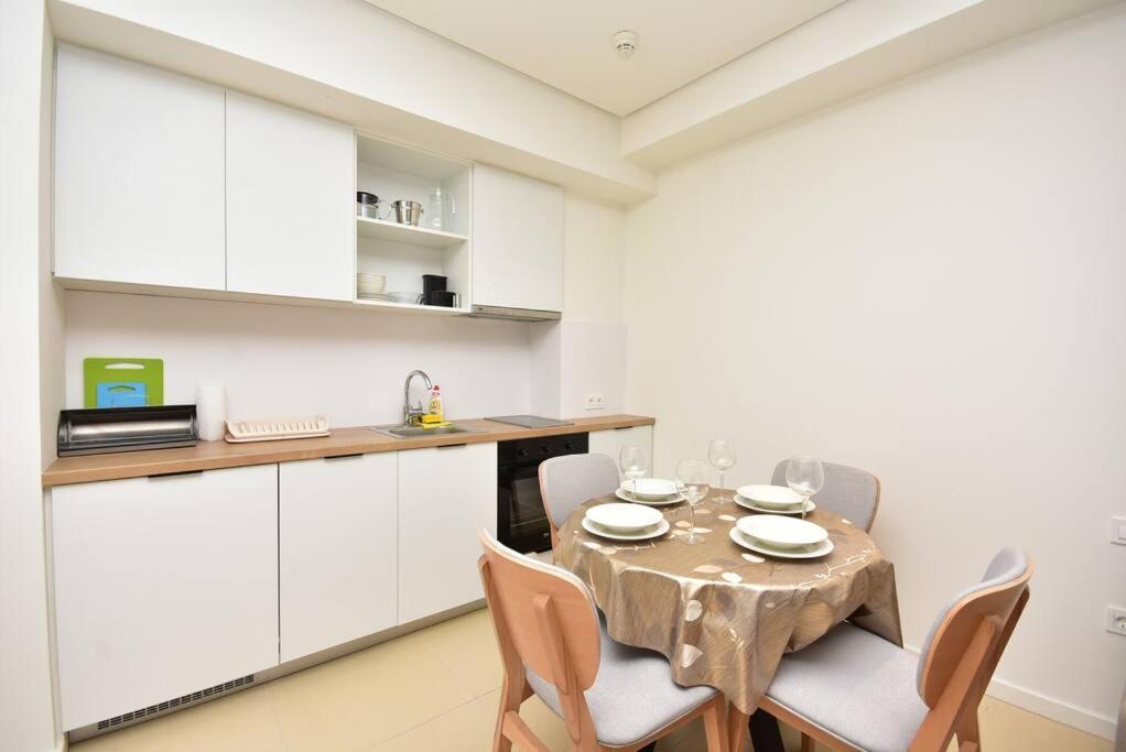 Apartment Brand New ! Seaside With Poolview & Parking *